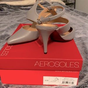 Aerosoles Bright Idea gray leather heels